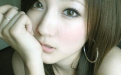 连乳贴都不带的车模